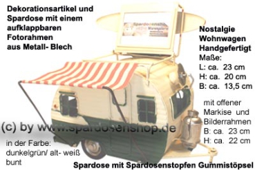 Preview: Nostalgie Spardose dunkelgrün-weiß Wohnwagen – Deko aus Blech mit Stöpsel Preview: Nostalgie Spardose dunkelgrün-weiß Wohnwagen – Deko aus Blech mit Stöpsel